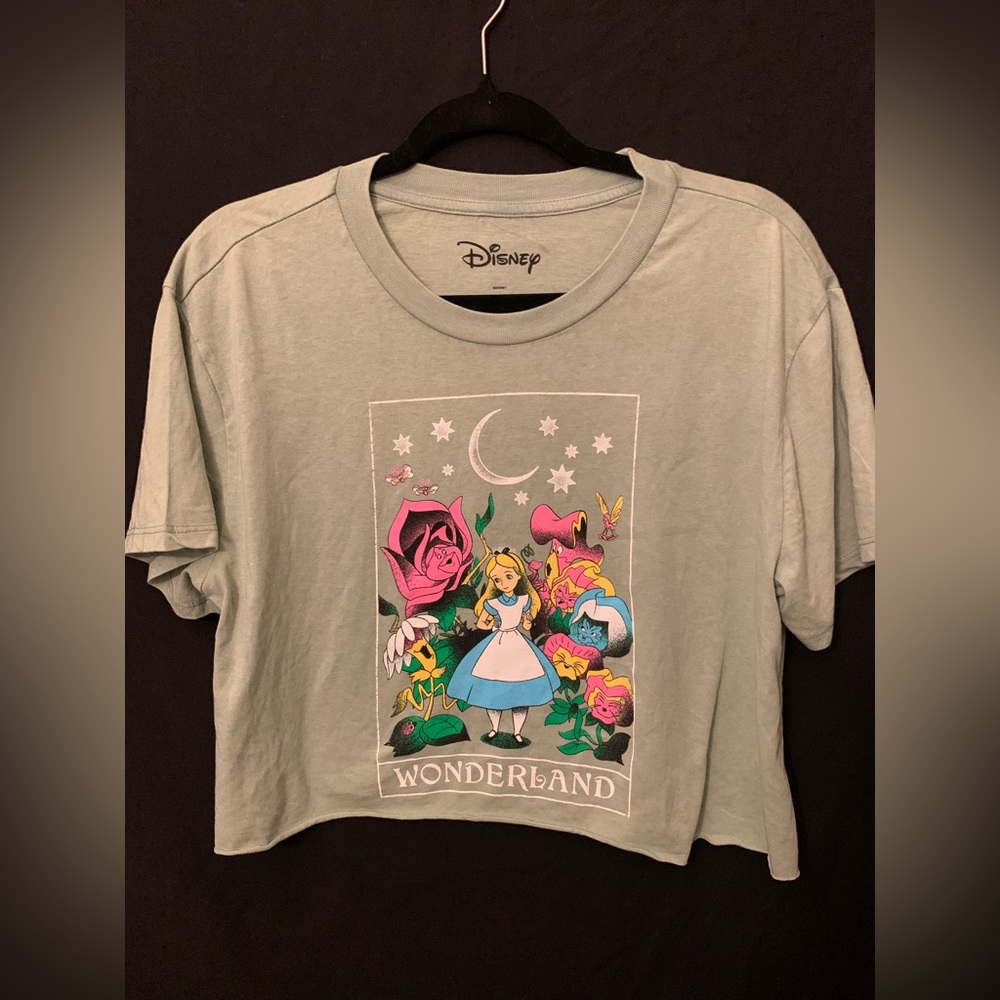 Unisex new never used Disneyland Alice in wonderland crop top shirt